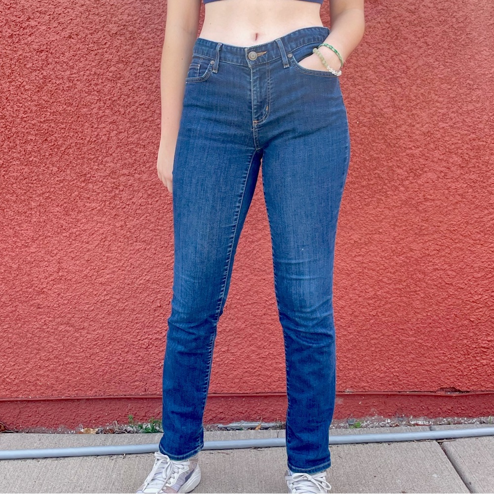 EDDIE BAUER SIZE 6 straight leg jeans